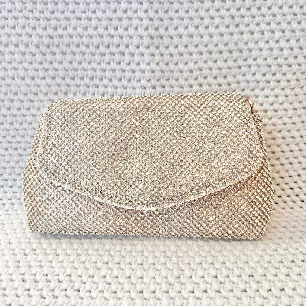 Jewel Badgley Mischka Gold Chainmail Mesh Style Clutch Chainlink Strap NWOT